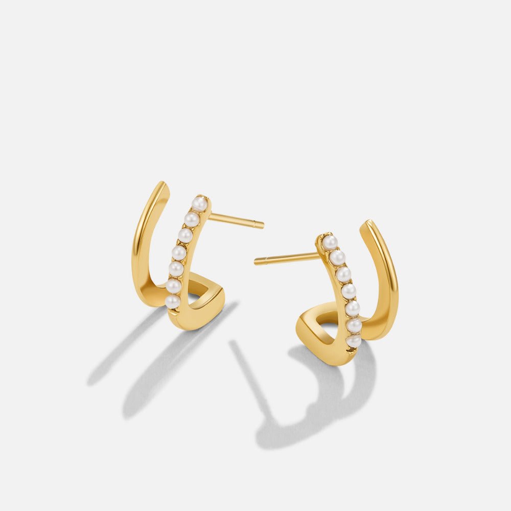 Claw Earrings in Gold-Tone with a Pearl Bead
