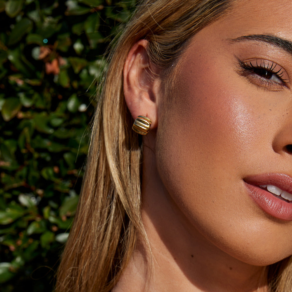 Elsa Little Wave-Shaped Hoop Earrings