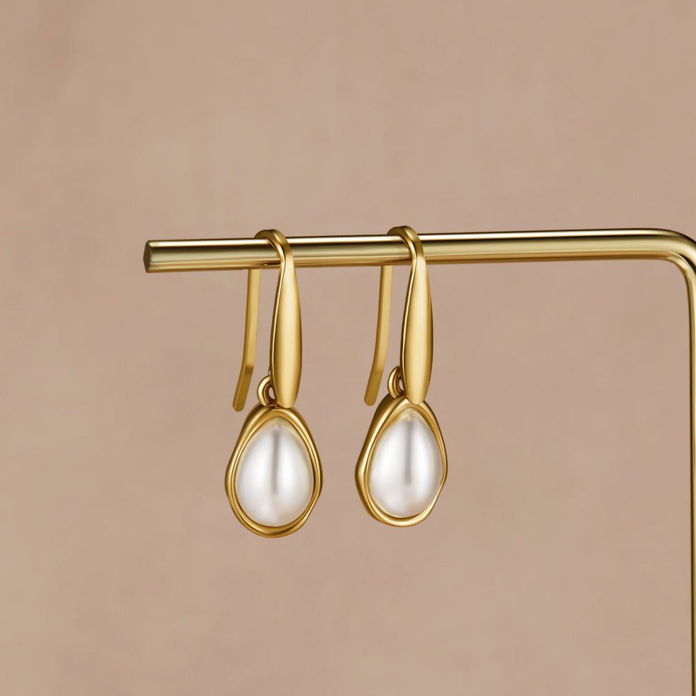 Agatha Softly Glowing Pearl Drop Earrings