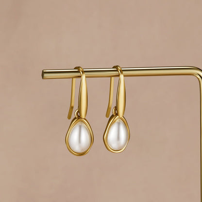 Agatha Softly Glowing Pearl Drop Earrings
