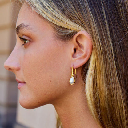 Agatha Softly Glowing Pearl Drop Earrings