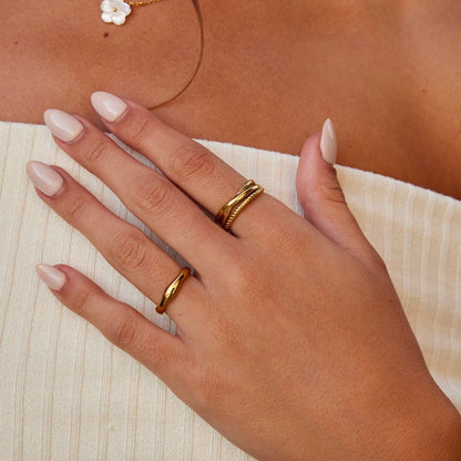 Ara Fine Crossover Double Band Twist Ring