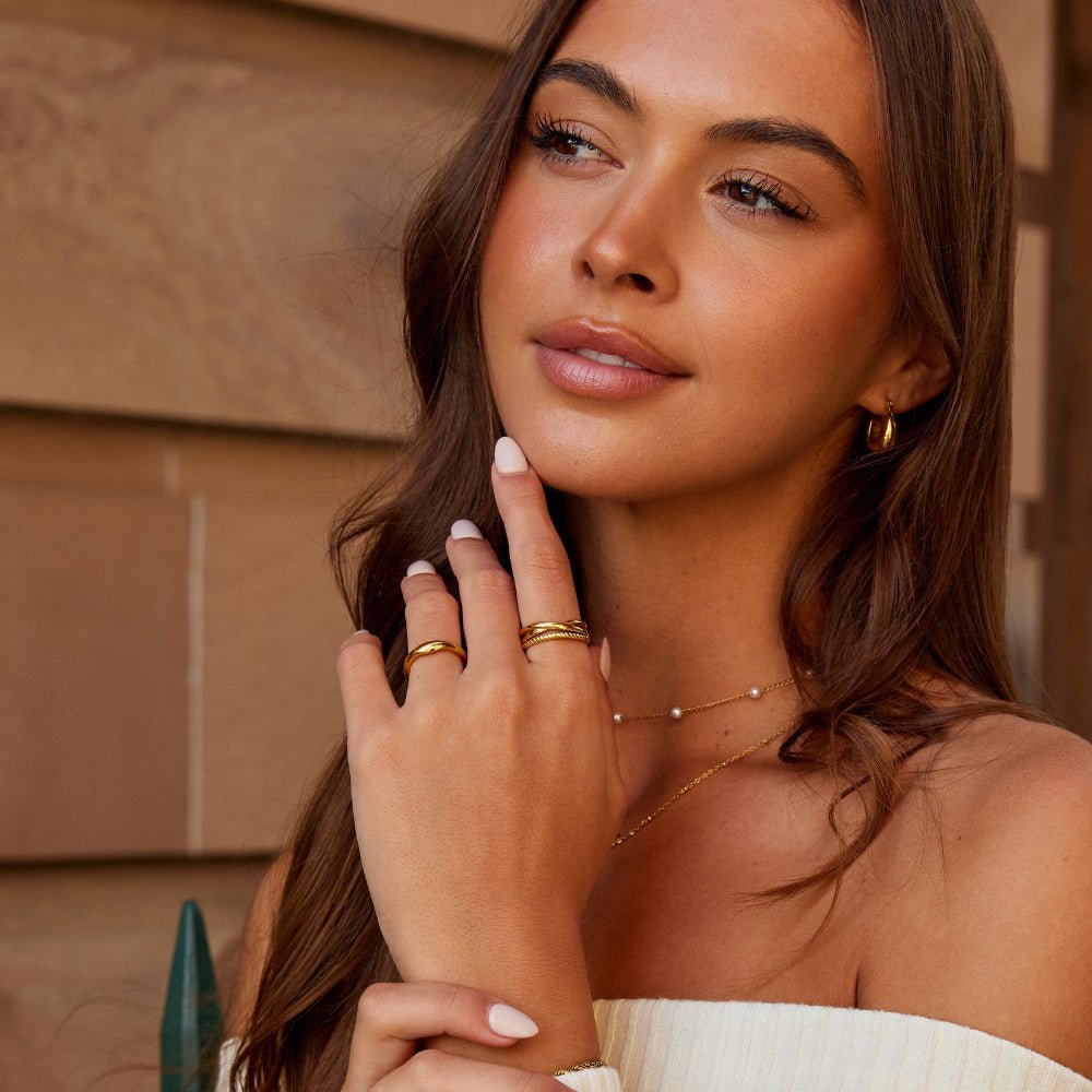 Ara Fine Crossover Double Band Twist Ring