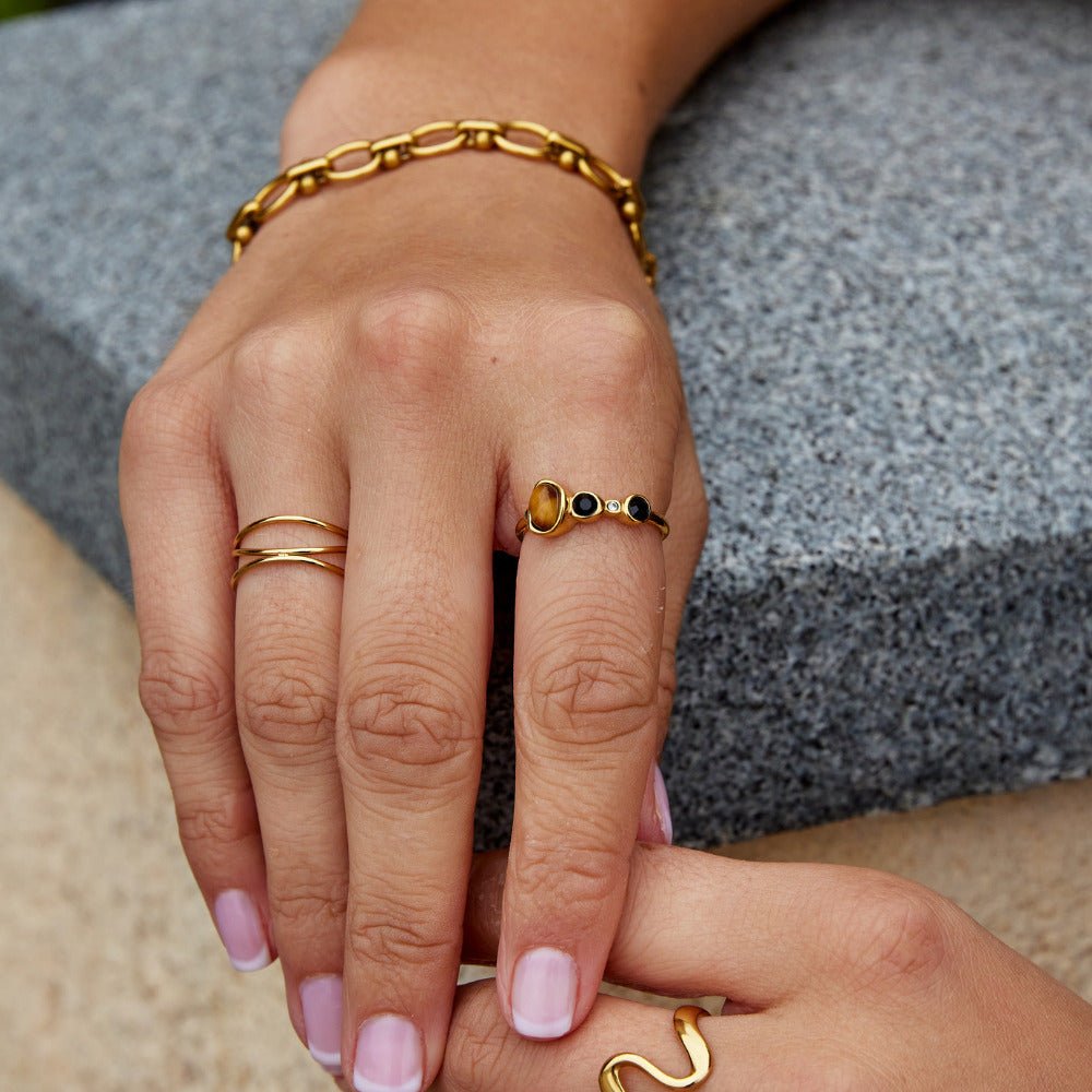 Aurora Shifting Crystal Antique Style Ring