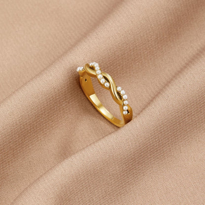Bella Pearl Topped Rope Twist Ring