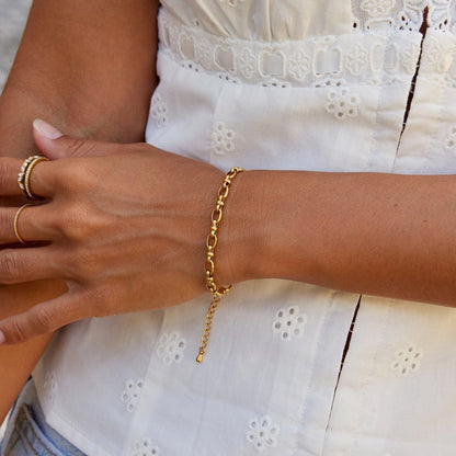 Cami Soft Knot Chain Bracelet