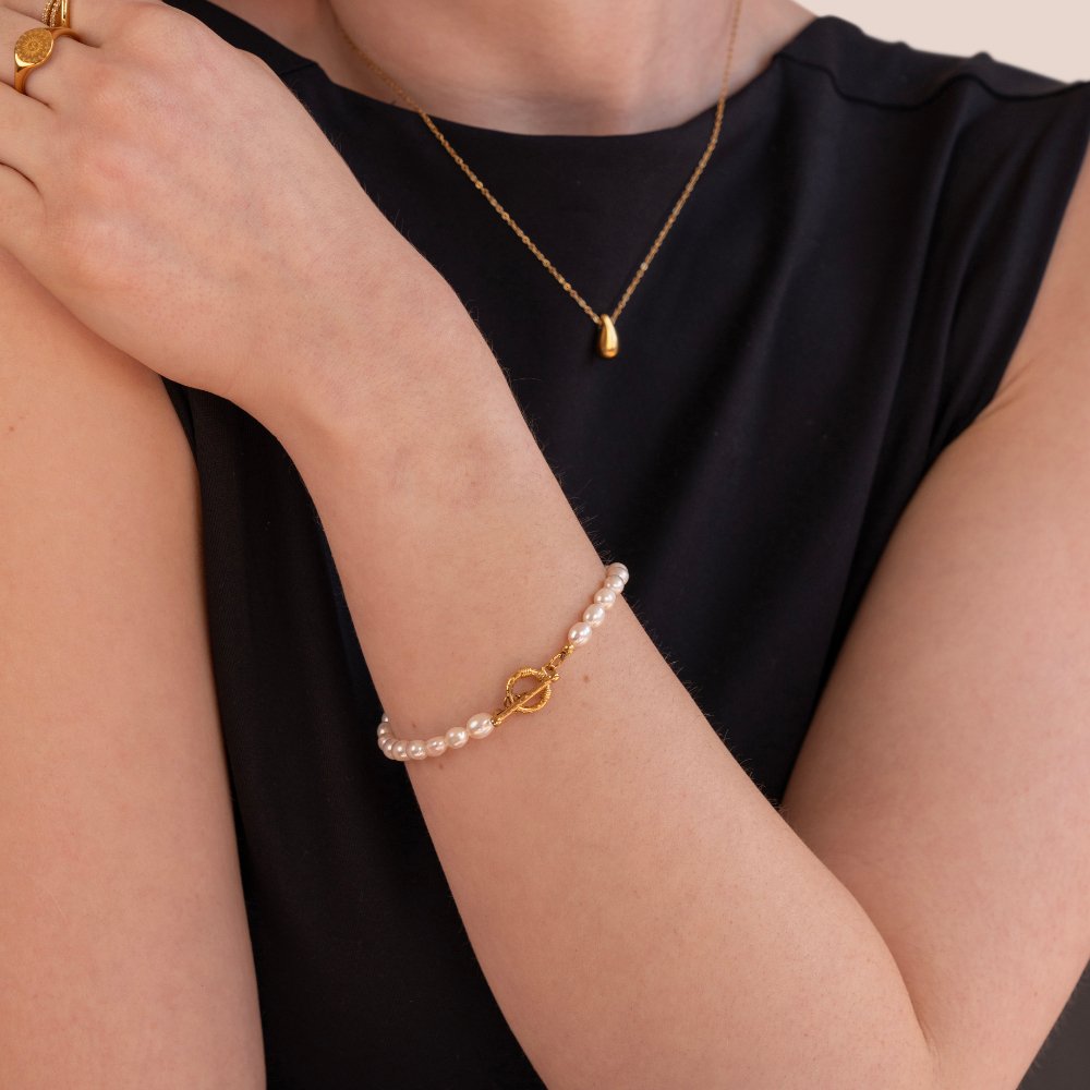 Cara Round Pearl and Linked Chain Bracelet