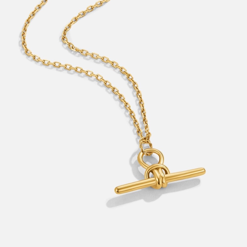 Cassy Toggle Clasp Pendant Chain Necklace