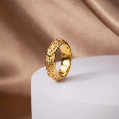 Little Star and Moon Gold-Tone Band Ring