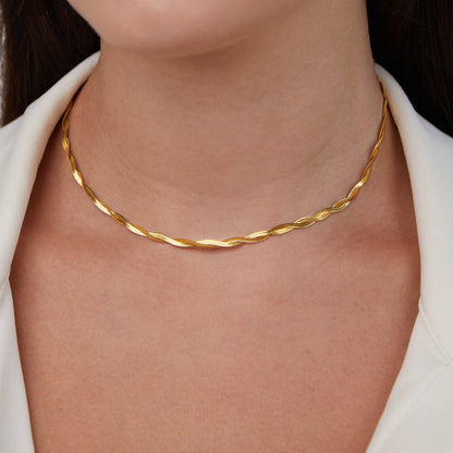 Chiara Turning Snake Chain Collar Necklace