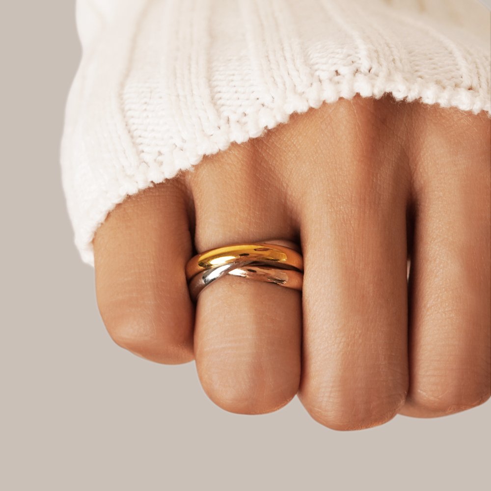 Elena Interlocking Three-Tone Loop Ring