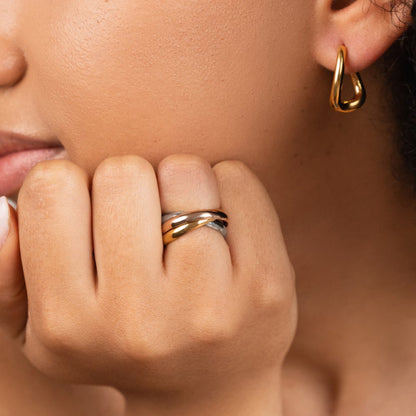 Elena Interlocking Three-Tone Loop Ring