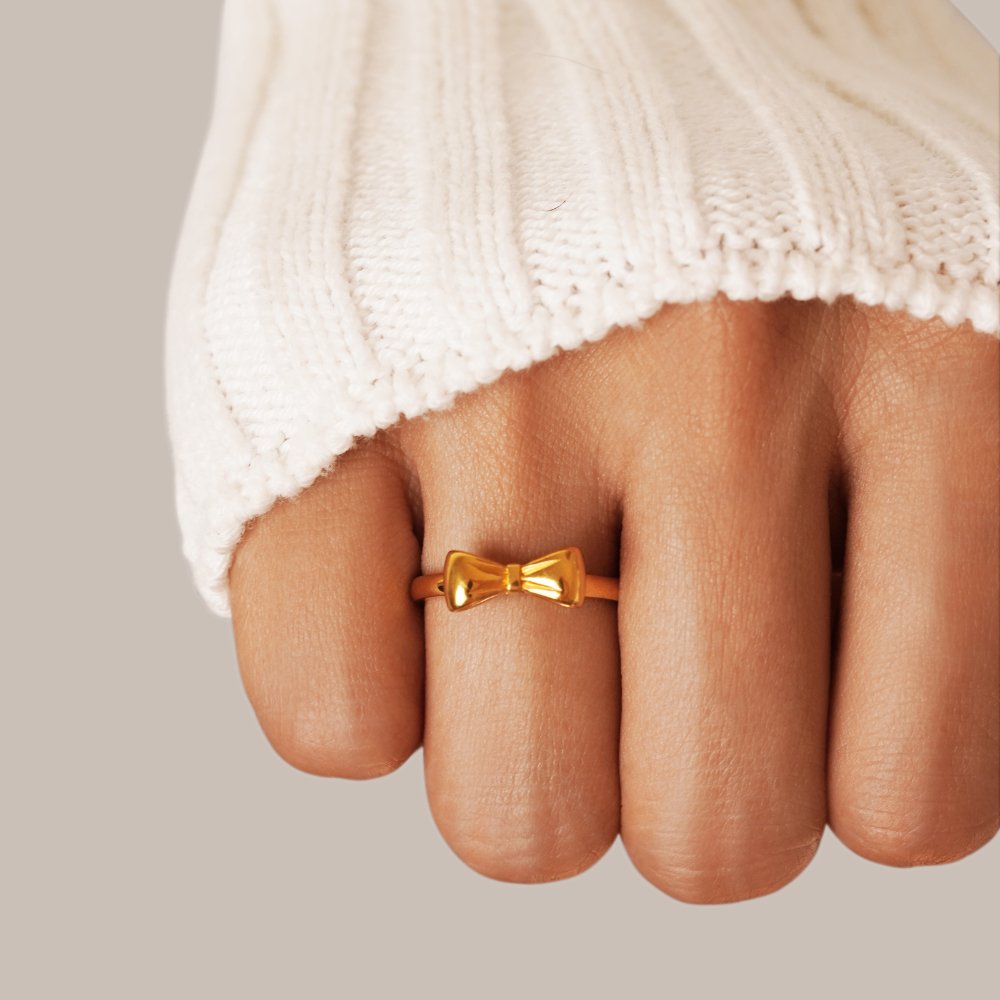 Ellie Small Bow Gold-Tone Slim Band Ring