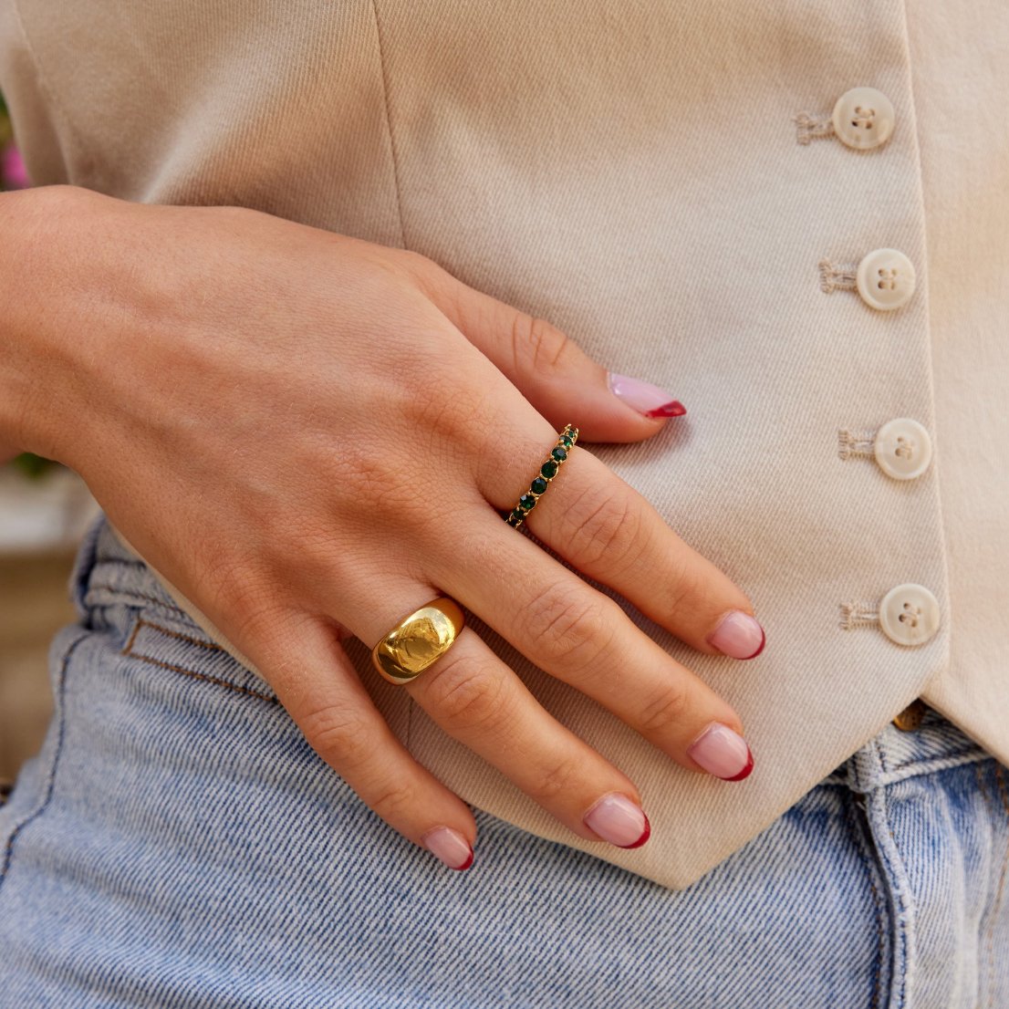 Rich Green Crystal Wide Set Cocktail Ring
