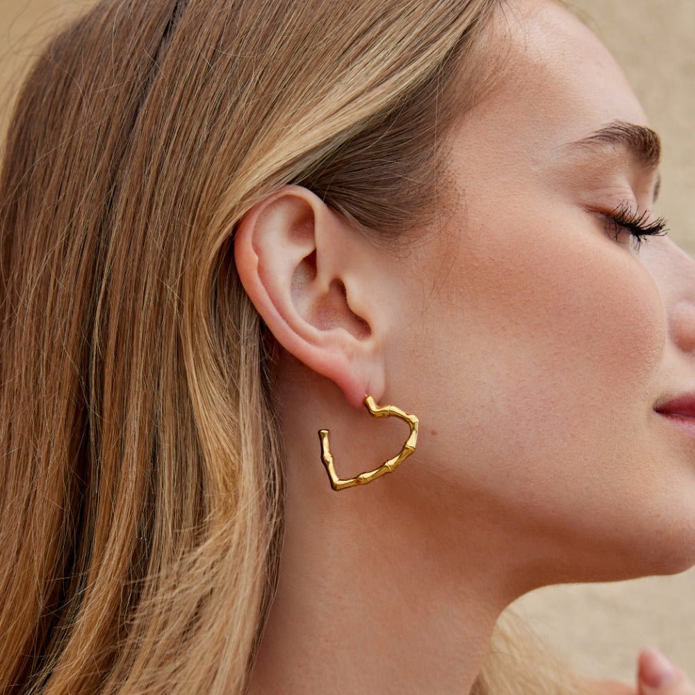 Endless Heart Outline Fine Hoop Earrings