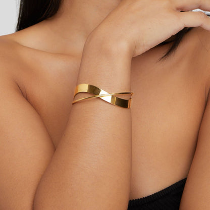 Eve Slim Polished Narrow Gold-Tone Bangle