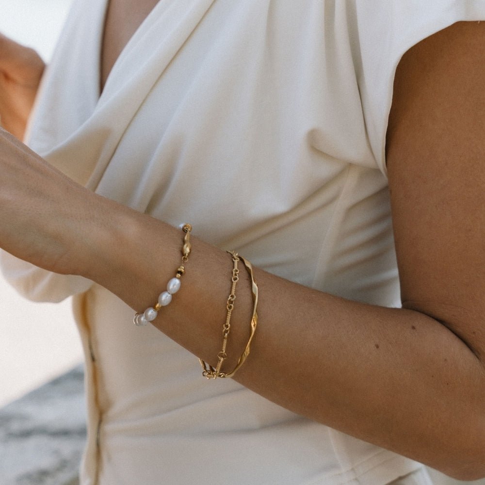 Figaro Link Small Knot Gold-Tone Bracelet