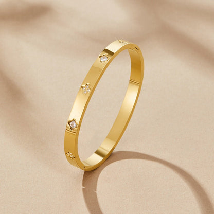 Smooth Gold-Tone Clover Detail Bangle Bracelet
