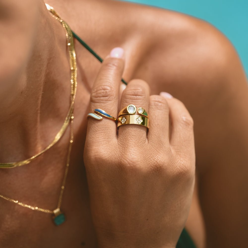 Small Clover Crystal Gold-Tone Band Ring