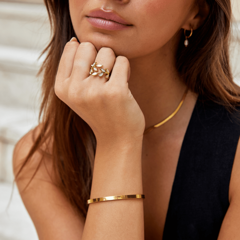 Single Leaf Gold-Tone Curved Everyday Ring
