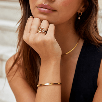 Single Leaf Gold-Tone Curved Everyday Ring