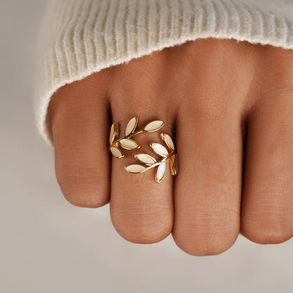Single Leaf Gold-Tone Curved Everyday Ring