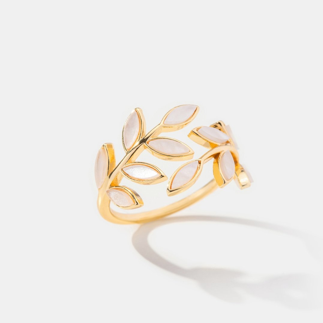 Single Leaf Gold-Tone Curved Everyday Ring