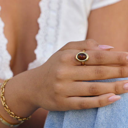 Amber Warmth Gold-Tone Polished Band Ring
