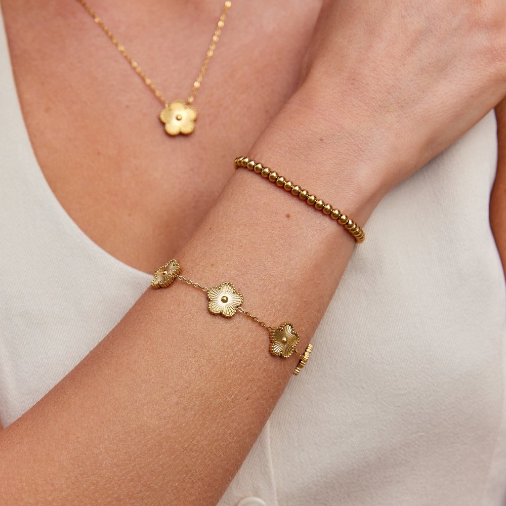 Single Clover Charm Gold-Tone Chain Bracelet