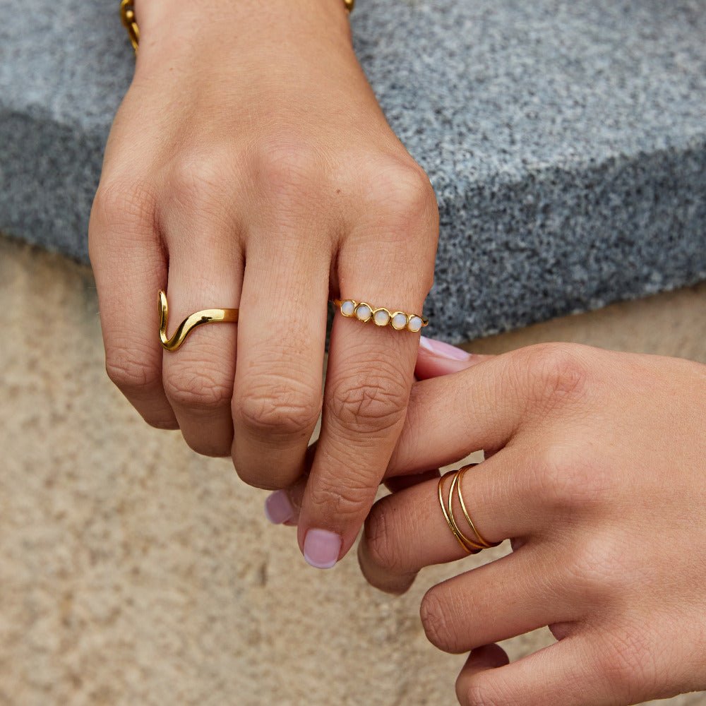 Full Eternity Band Ring with a Golden Glow