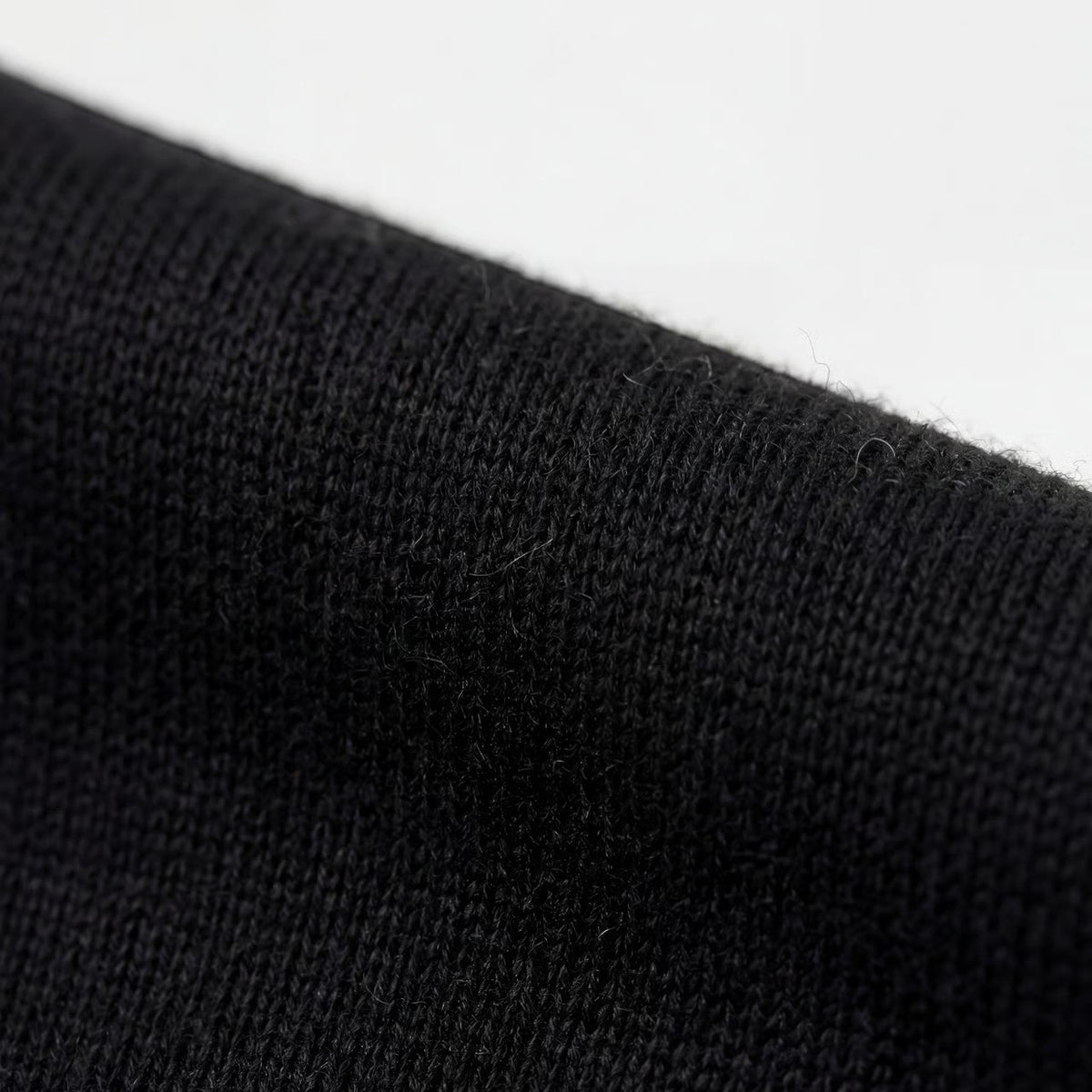 Men's Slim Fit Jumper – Minimalist Crew Neck Knit