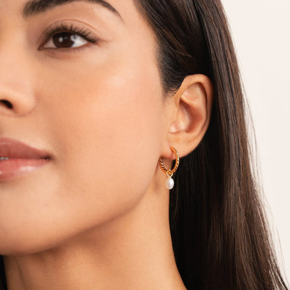 Layla Twist Earrings Finished with a Pearl