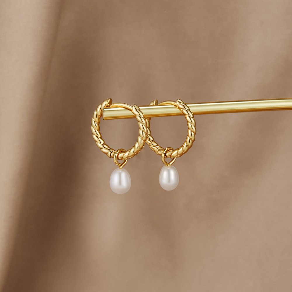 Layla Twist Earrings Finished with a Pearl