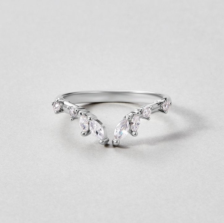 Lily Climbing Vine Silver-Tone Crystal Ring