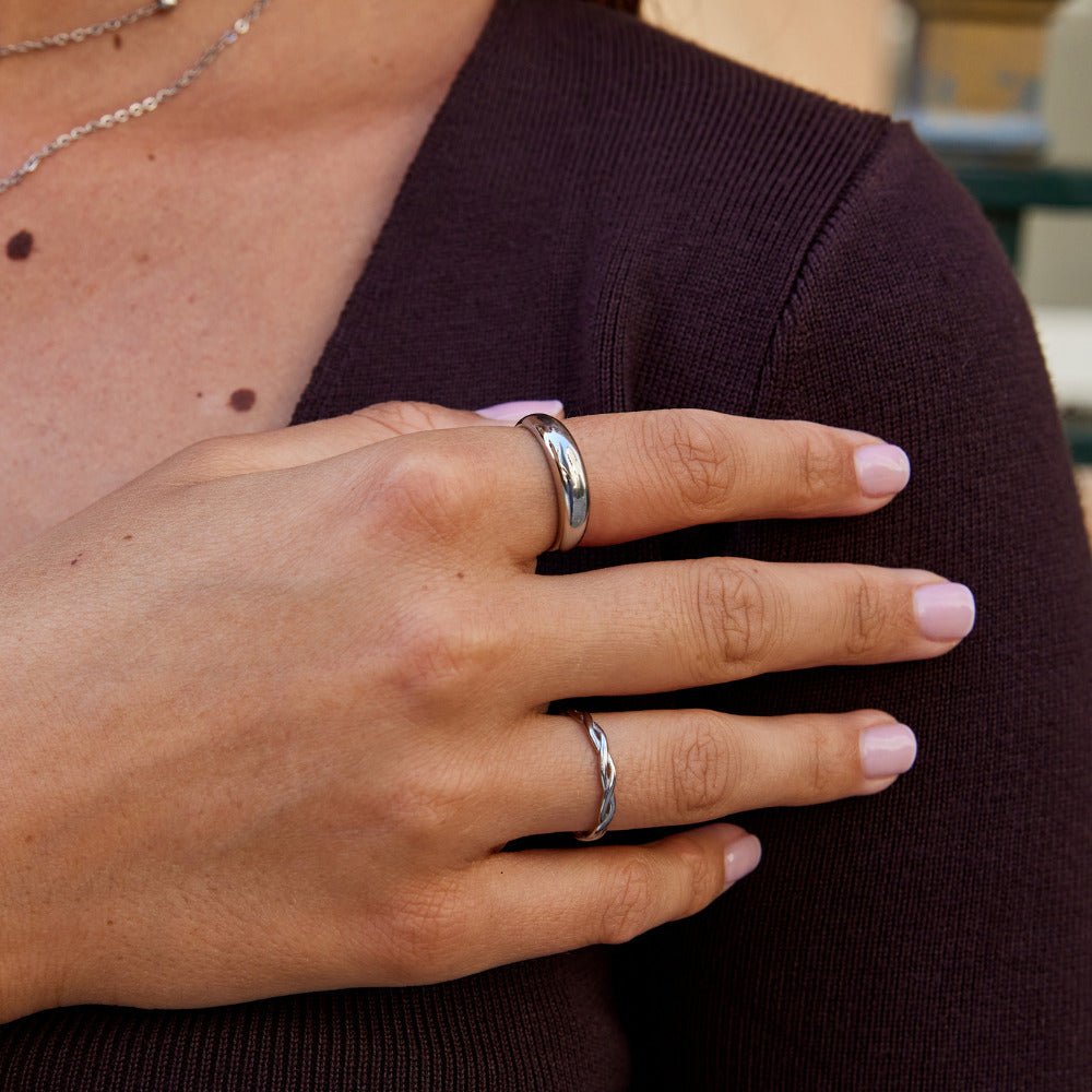 Lois Plain Silver-Tone Everyday Band Ring