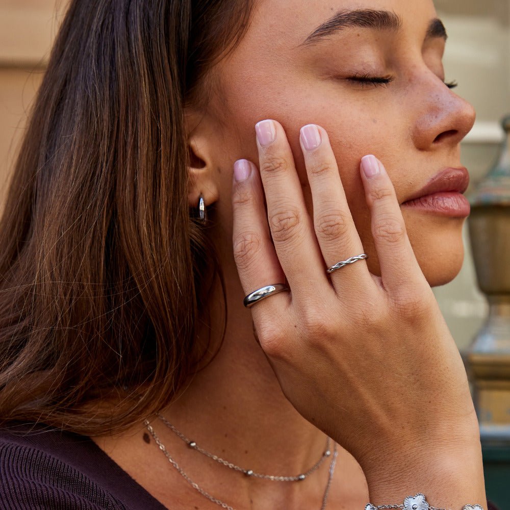 Lois Plain Silver-Tone Everyday Band Ring