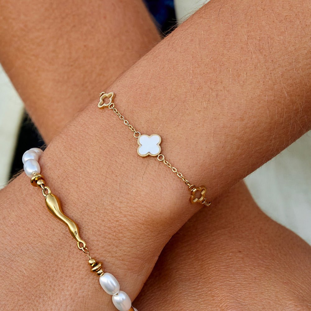 Lucia Clover Link Delicate Chain Bracelet