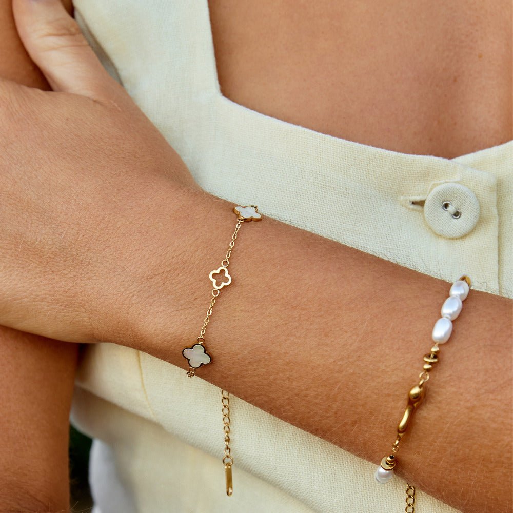Lucia Clover Link Delicate Chain Bracelet
