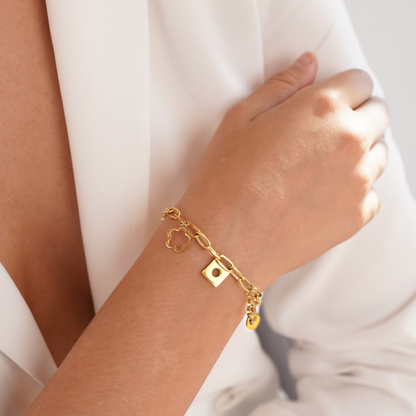 Daisy Bloom Charm Chain Bracelet