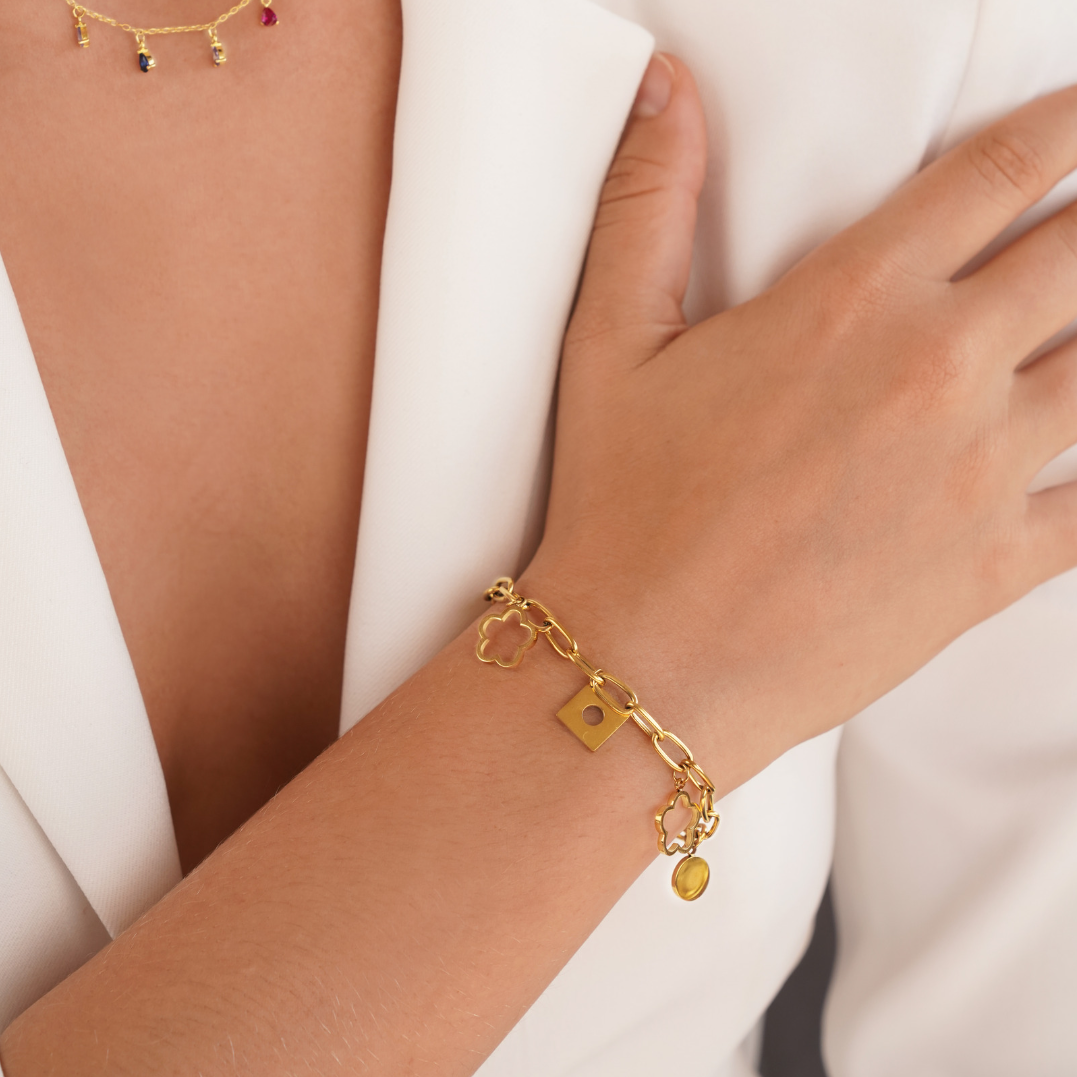 Daisy Bloom Charm Chain Bracelet