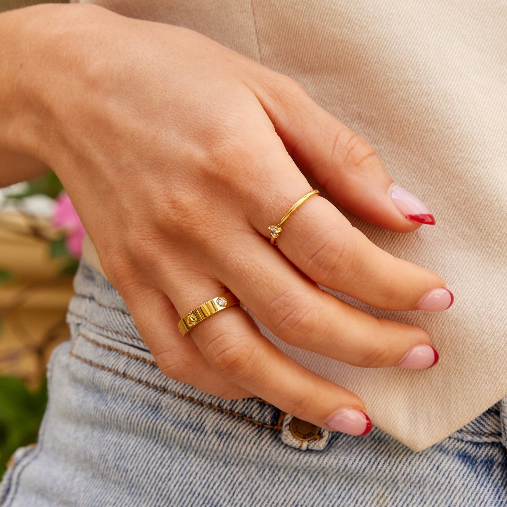 Mari Tiny Heart Gold-Tone Slim Band Ring
