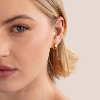 Little Curved Ear-Hugging Stud Earrings