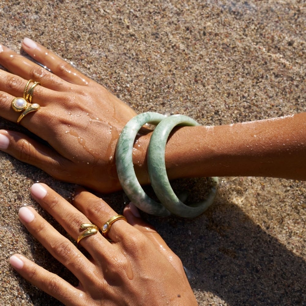 Pale Jade Green Stone-Look Rounded Bangle