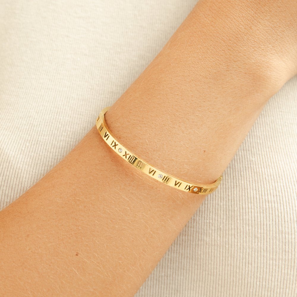 Roman Clean Classic Line Gold-Tone Bangle