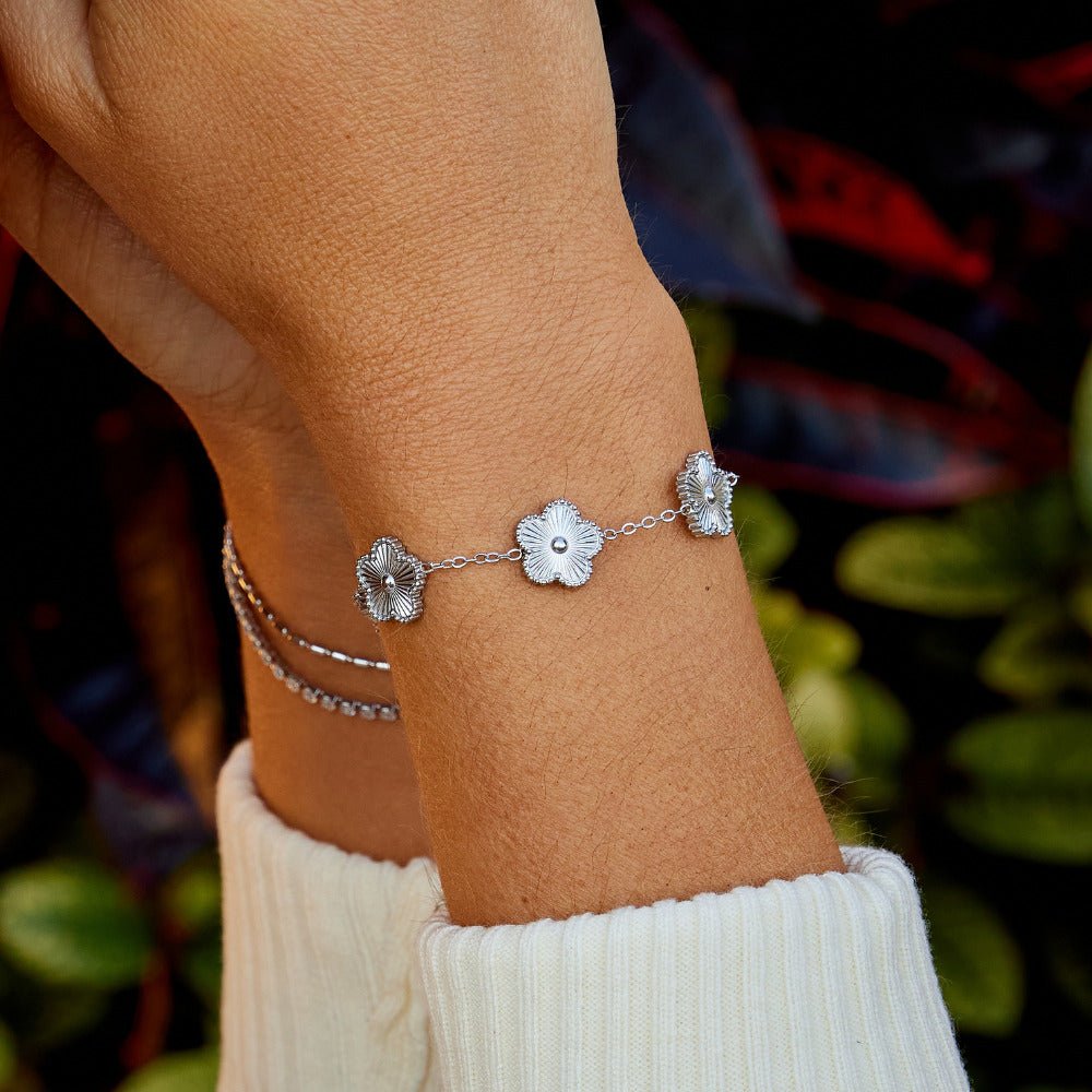 Small Clover Charm Silver-Tone Chain Bracelet