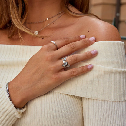 Trailing Leaf Silver-Tone Slim Band Ring