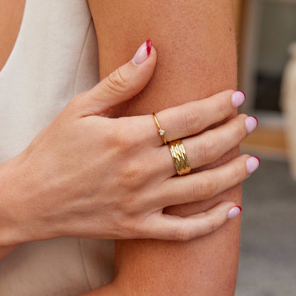 Small Crystal Heart Slender Everyday Band Ring