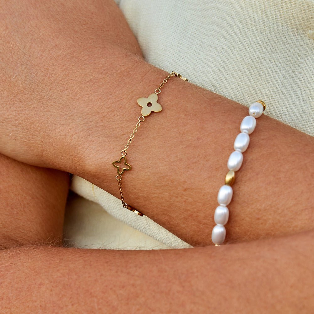 Tori Small Petal Delicate Chain Bracelet