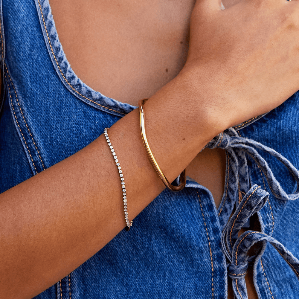Veena Rounded Warm Even Gold-Tone Bangle