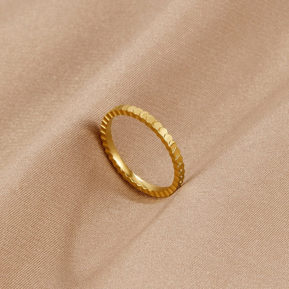 Vera Smooth Gold-Tone Everyday Band Ring